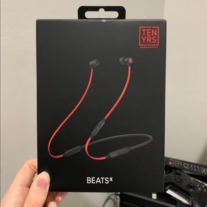 Beats by Dr. Dre BeatsX - The Beats Decade Collection in Defiant Black-Red